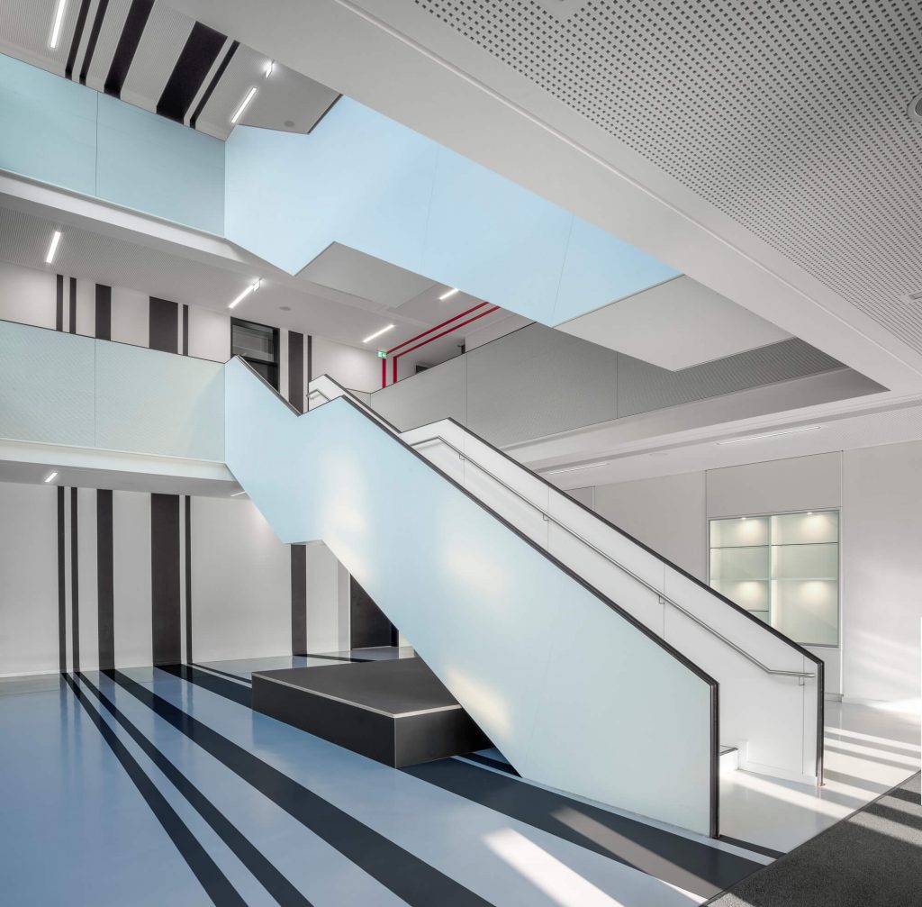 HOWIND FURNITURE GMBH